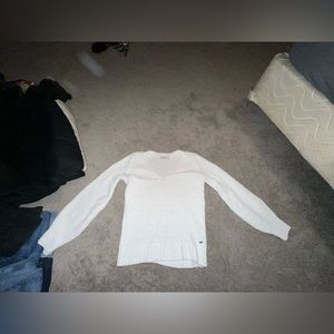 Abercrombie & Fitch white sweater M